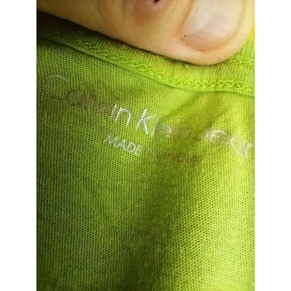 Calvin Klein v neck tee - Picture 3 of 12